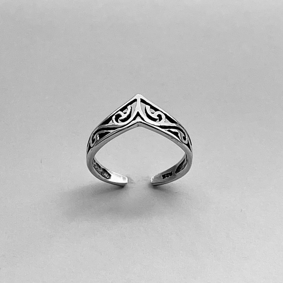 Sterling Silver V Shape Filigree Toe Ring, Silver Rings, Chevron Ring, Swirls - Picture 11 of 14